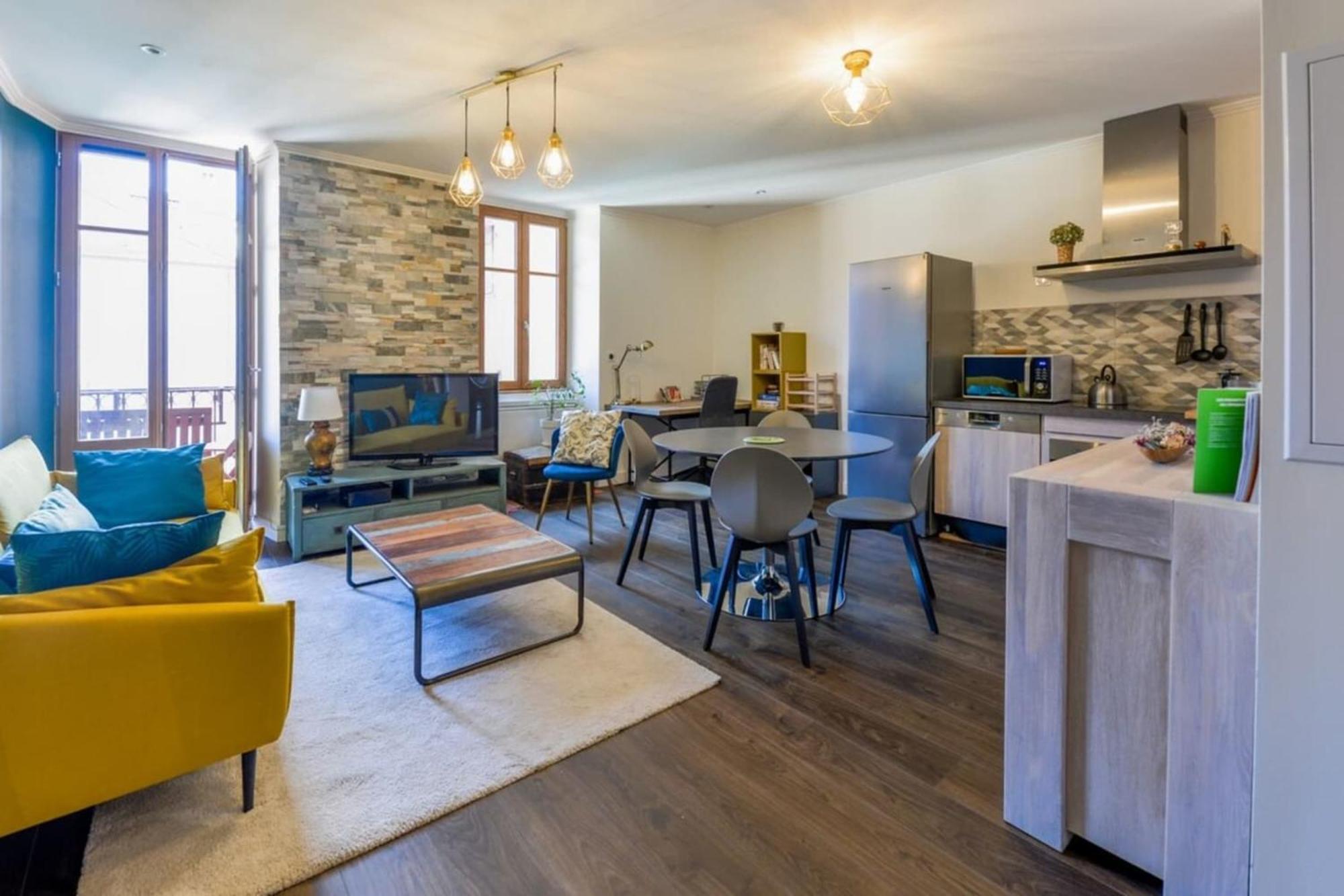 3-Star Rated Apartment In The Heart Of The Old Town With A View Аннесі Екстер'єр фото